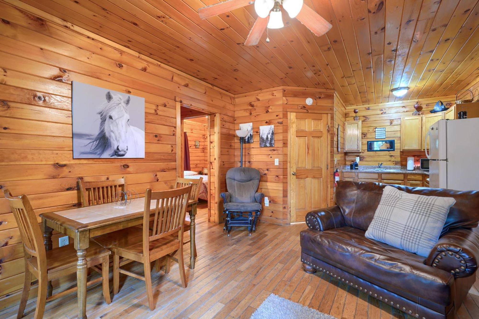 Blue Rose Cabins - Pine Ridge Cabin Logan Luaran gambar